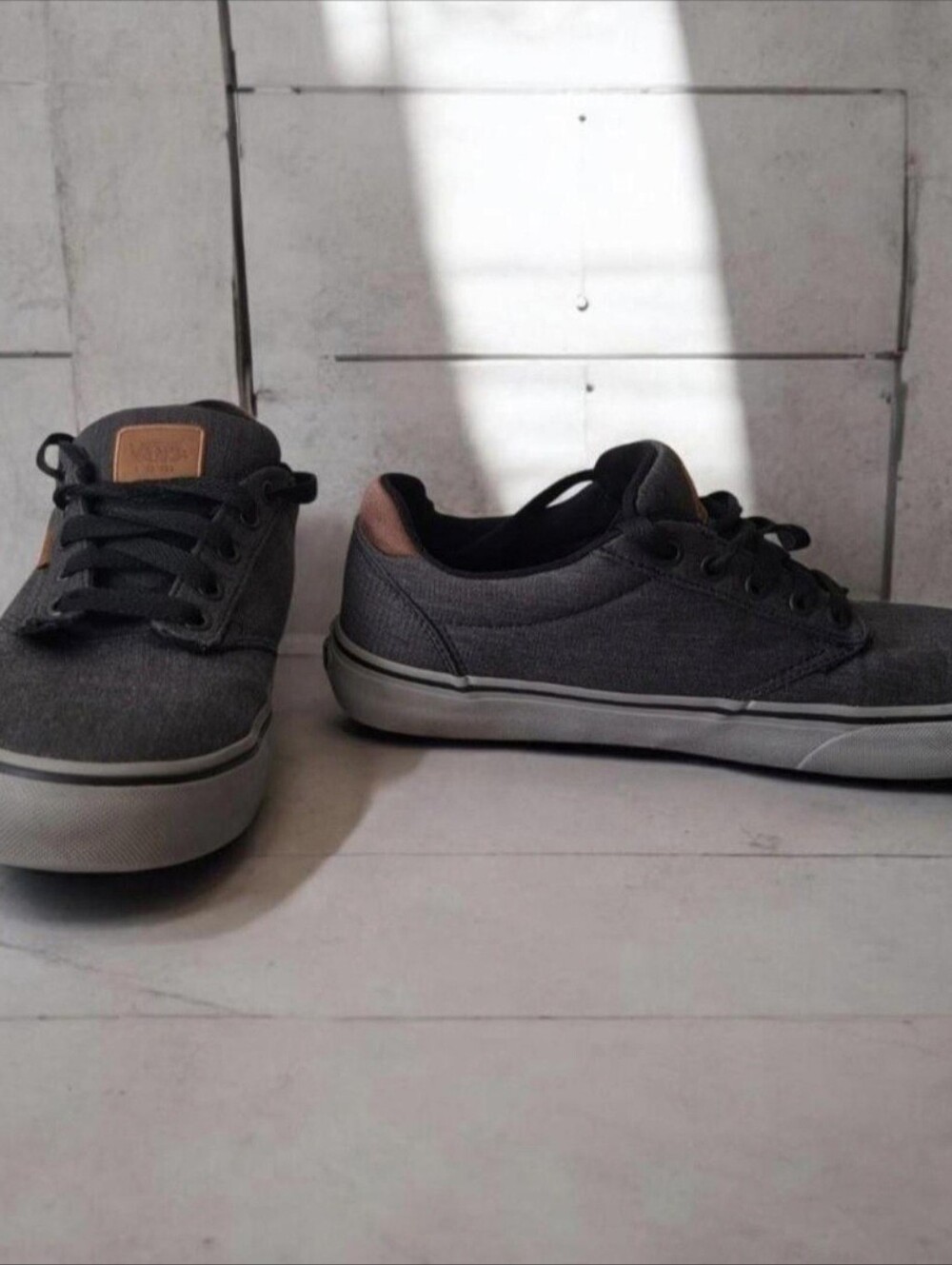VANS Gray Low Top Lace-Up Skateboarding Shoes Men's US 10 good condition